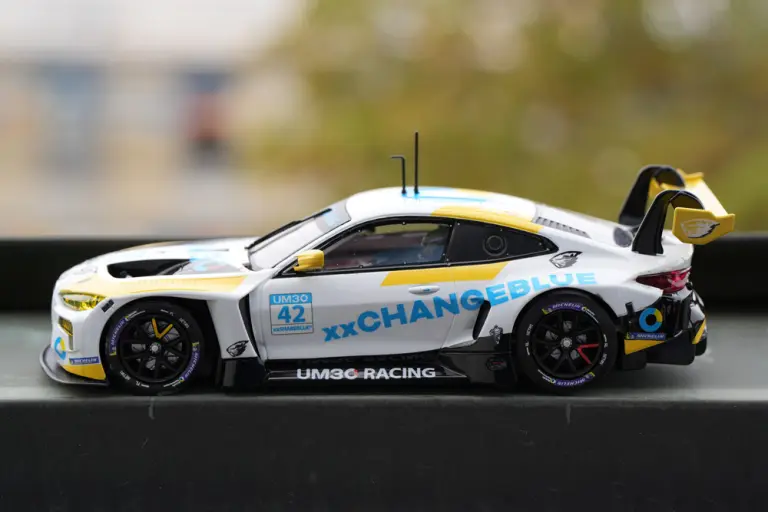 um3o-racer-xxchangeblue