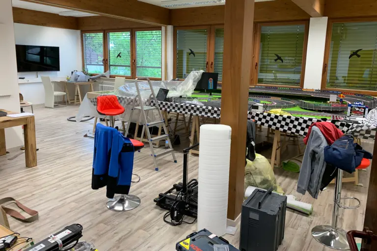 um3o-rennbahn-aufbau