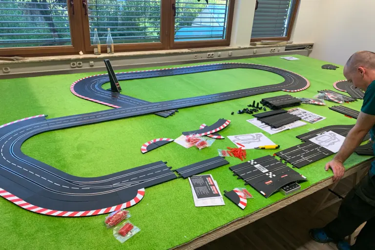 um3o-rennstrecke-making-of